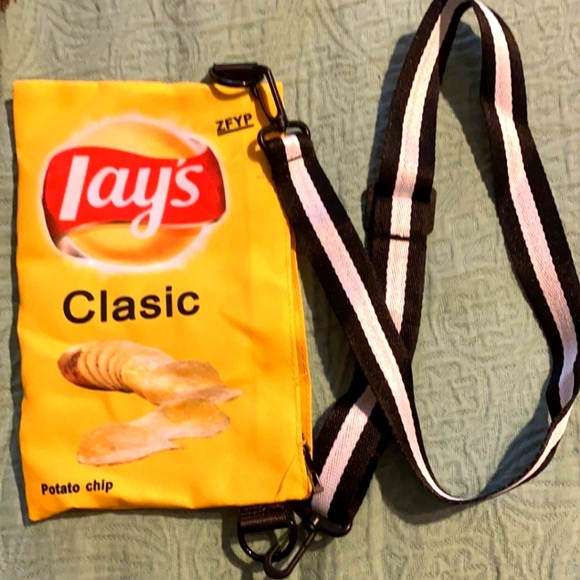 Potato Chips Crossbody Bag - Picture 4 of 9